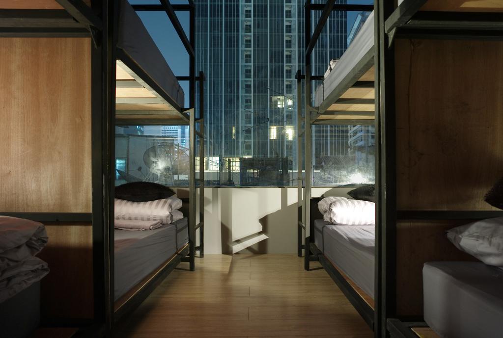 Nap@Pan Hostel Silom Бангкок Экстерьер фото