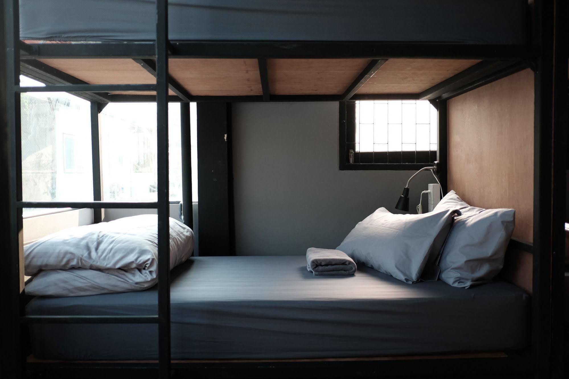 Nap@Pan Hostel Silom Бангкок Экстерьер фото