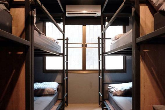 Nap@Pan Hostel Silom Бангкок Экстерьер фото