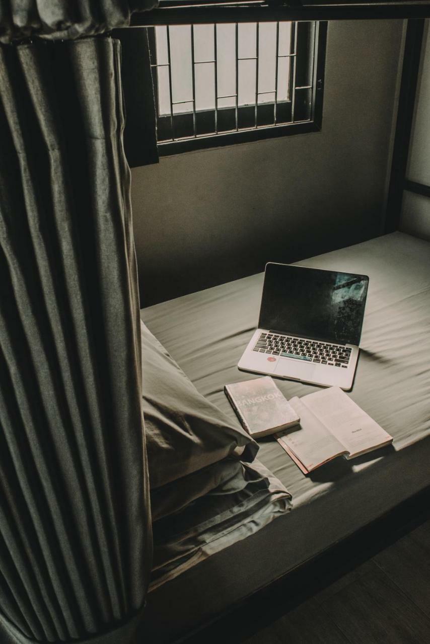 Nap@Pan Hostel Silom Бангкок Экстерьер фото